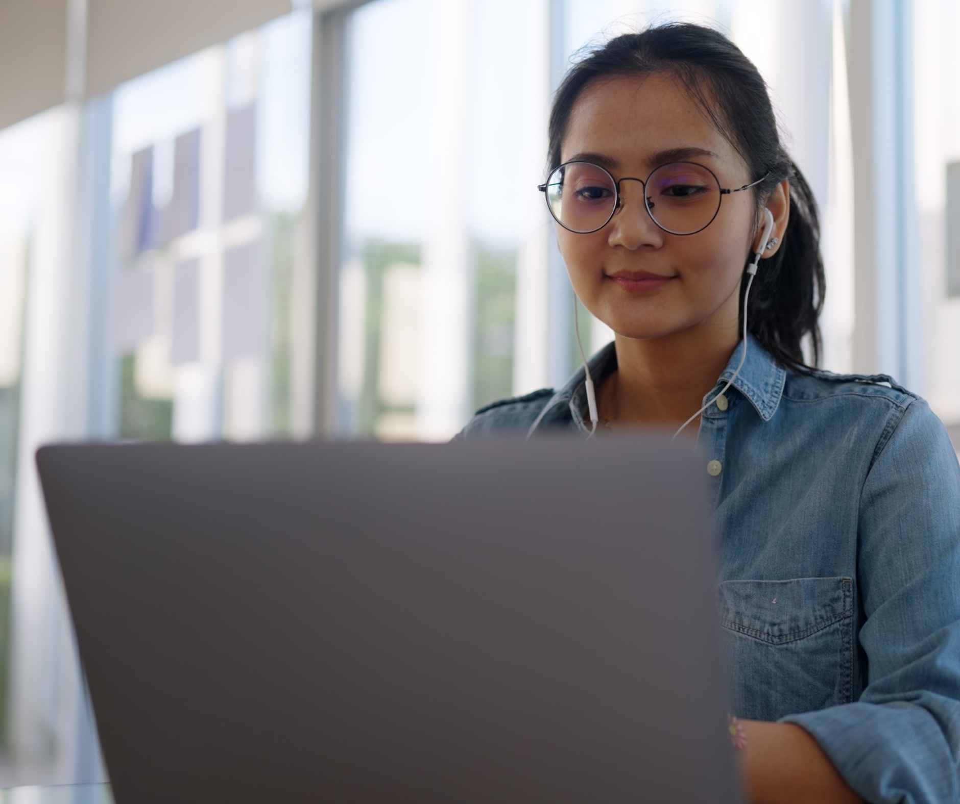 5 Benefits Of A Hybrid Work Model - 4K Light Designs for Desktop